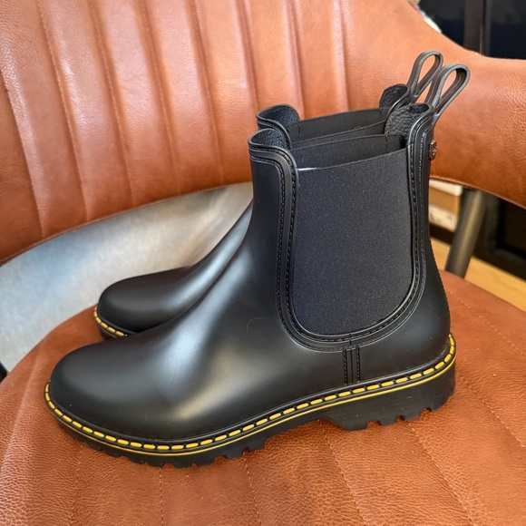 Igor Black Chelsea Rain Boots with Yellow Stitching - Picture 3 of 6